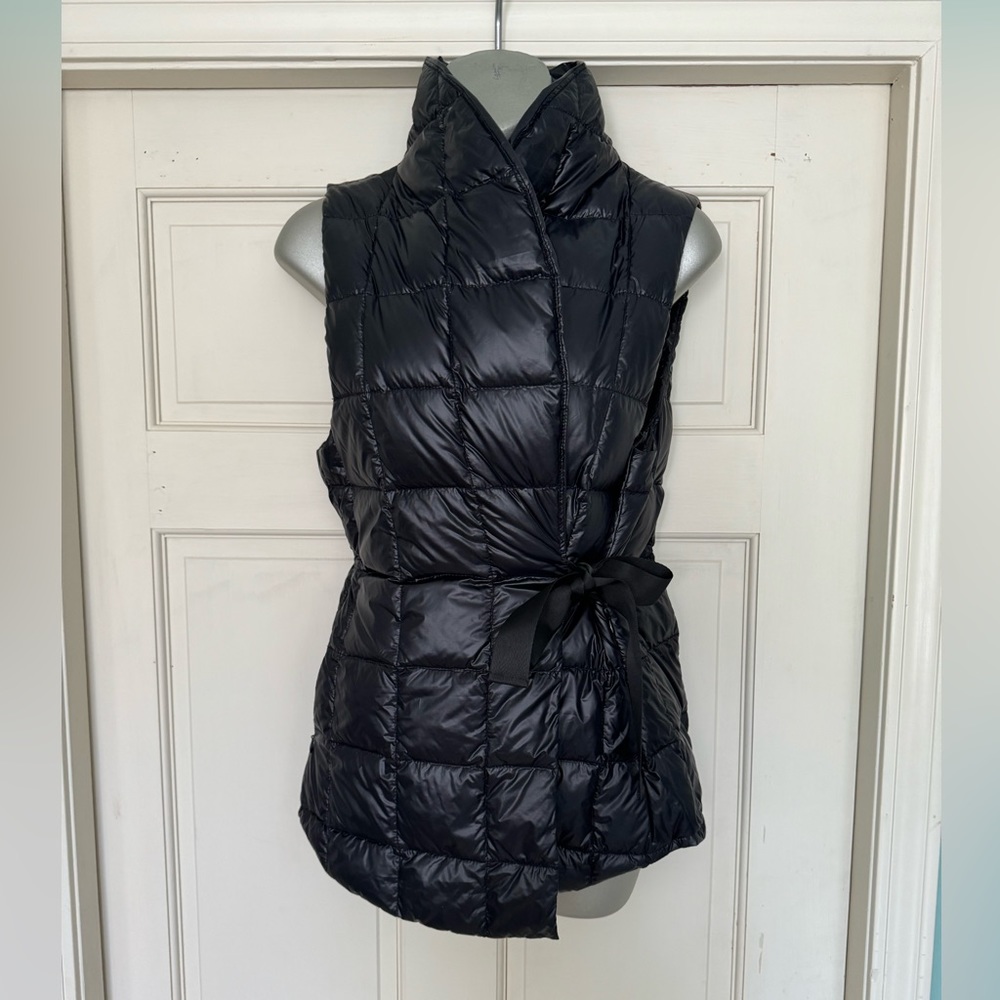EUC SIDE TIE PUFFY VEST